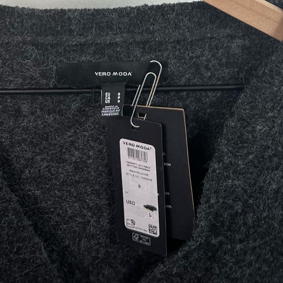 NWT Vero Moda Doffy V-Neck Puff Sleeve Cardigan Sweater in Dark Grey - Picture 3 of 6